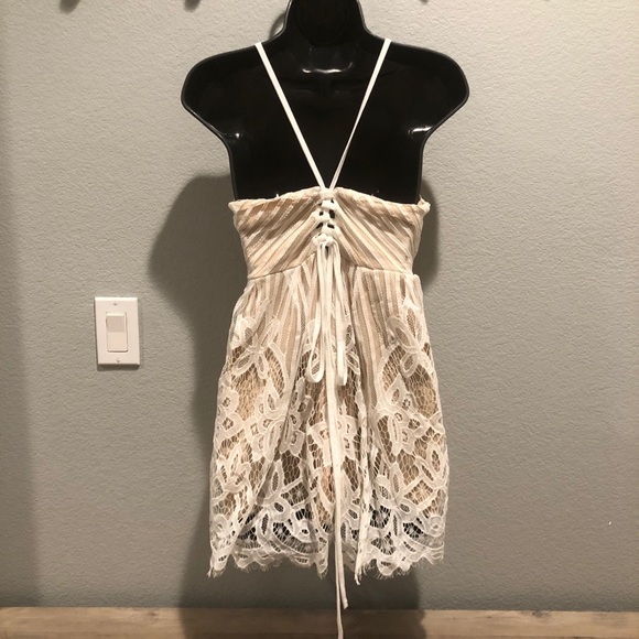 SOLD! Lace Romper in Cream - Picture 2 of 4
